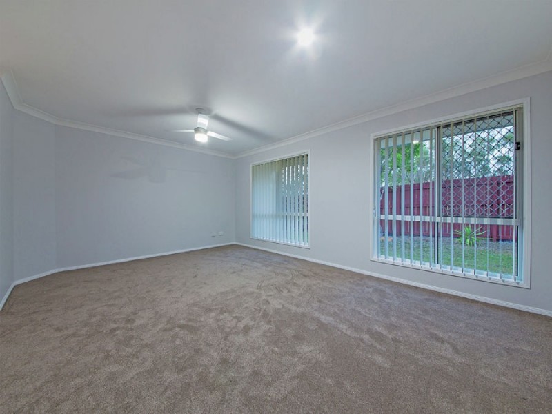 43 Olsen Cres, Wakerley QLD 4154