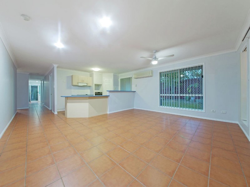 43 Olsen Cres, Wakerley QLD 4154