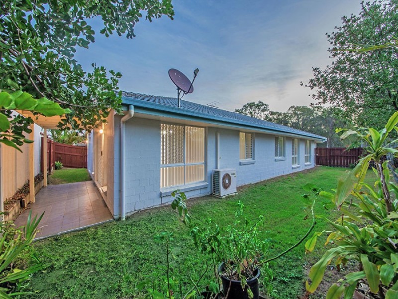 43 Olsen Cres, Wakerley QLD 4154