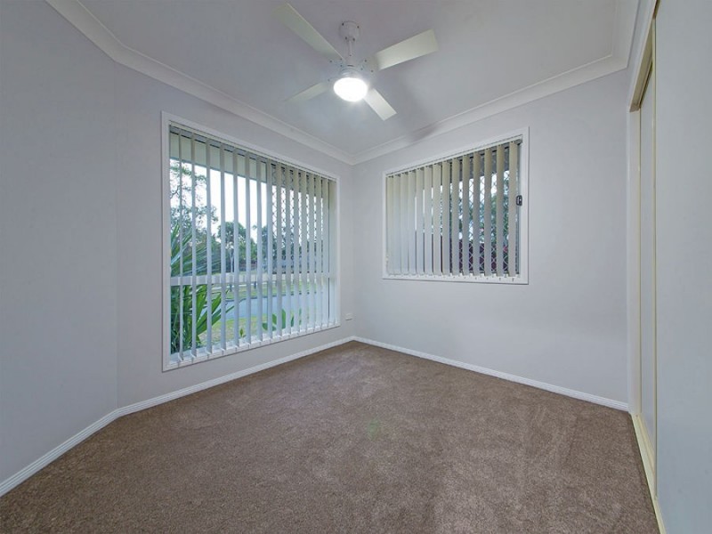 43 Olsen Cres, Wakerley QLD 4154