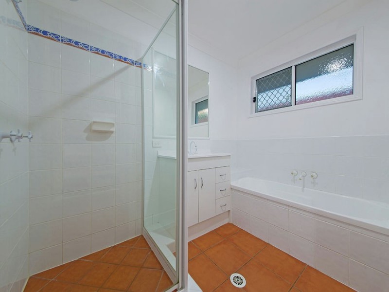43 Olsen Cres, Wakerley QLD 4154