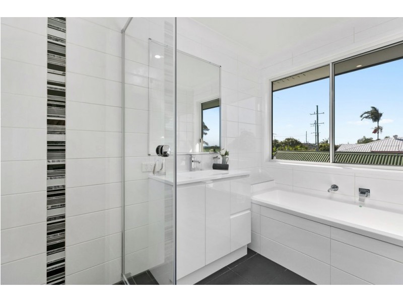 87 Wynnum N Rd, Wynnum QLD 4178