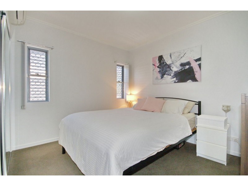 6/52 Yamboyna Street, Manly QLD 4179