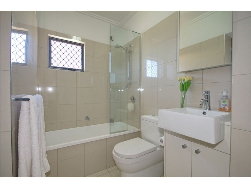 6/52 Yamboyna Street, Manly QLD 4179