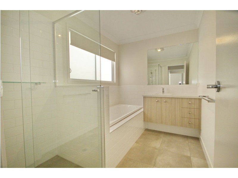 15 Sunflower Street, Wynnum QLD 4178