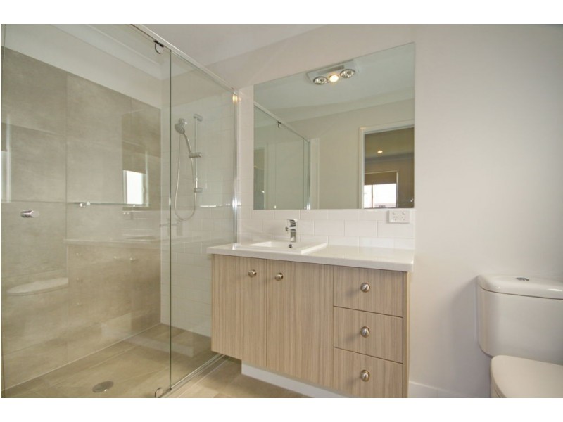 15 Sunflower Street, Wynnum QLD 4178