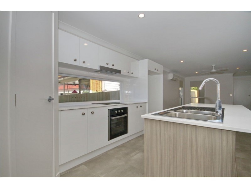 15 Sunflower Street, Wynnum QLD 4178