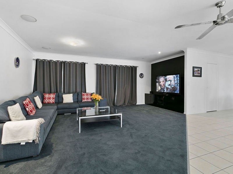 41 Miles Crescent, Manly West QLD 4179