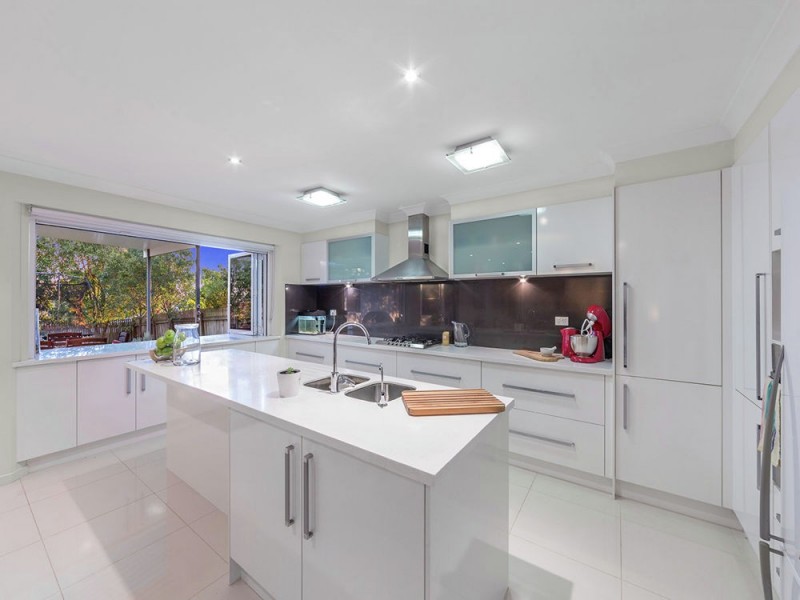 221 Randall Road, Wynnum West QLD 4178