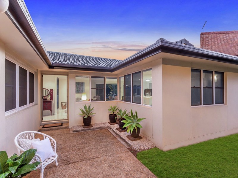 221 Randall Road, Wynnum West QLD 4178