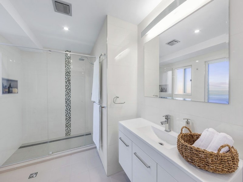 221 Randall Road, Wynnum West QLD 4178