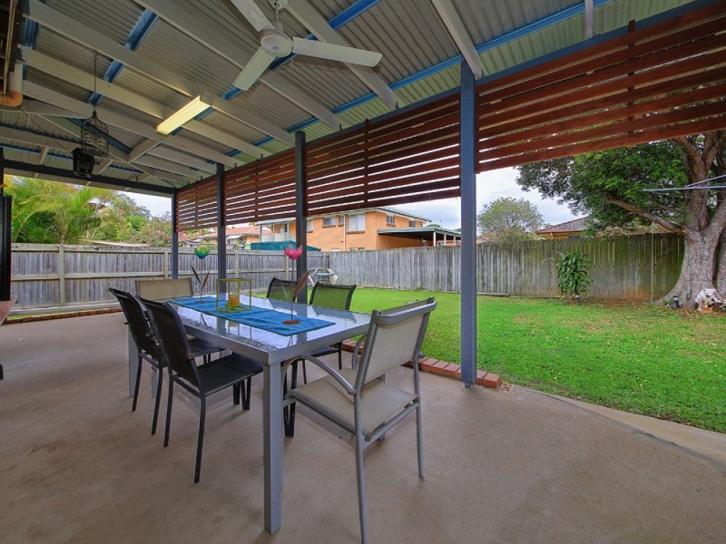 63 Duncan Street, Wynnum West QLD 4178