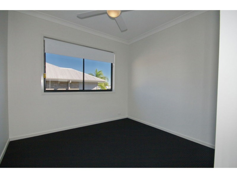 2 Blackwood Rd, Manly West QLD 4179