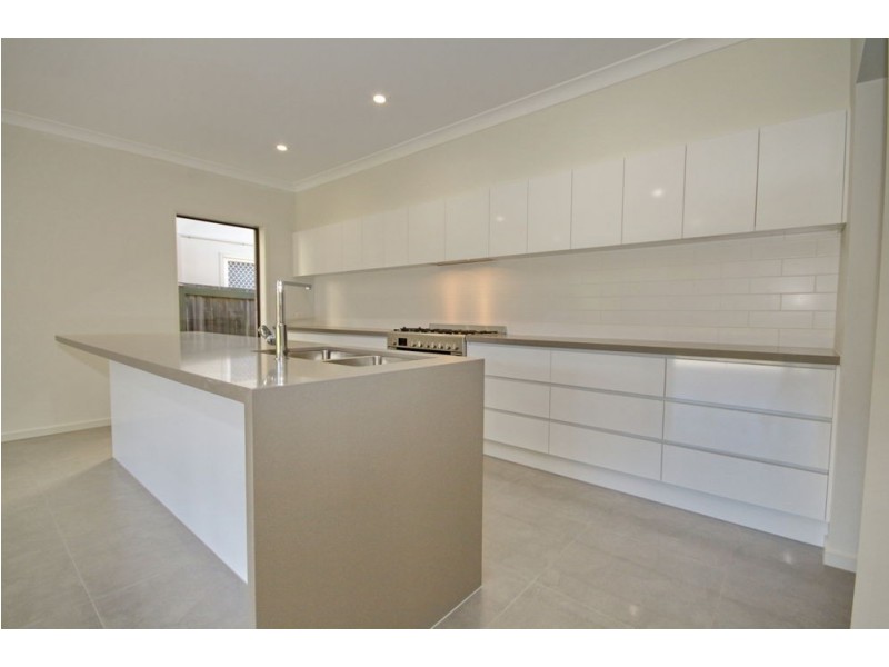 2 Blackwood Rd, Manly West QLD 4179