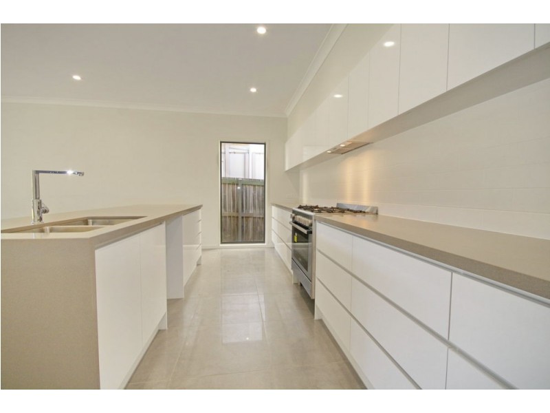 2 Blackwood Rd, Manly West QLD 4179