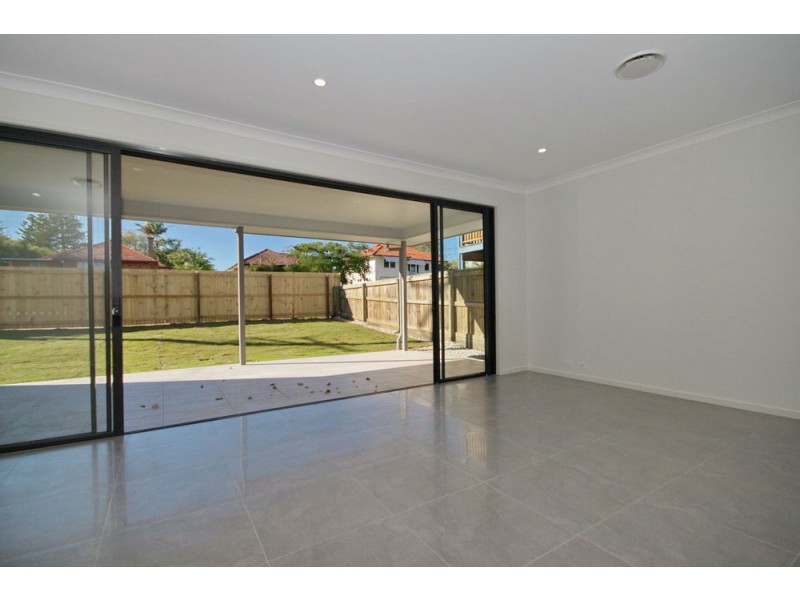 2 Blackwood Rd, Manly West QLD 4179