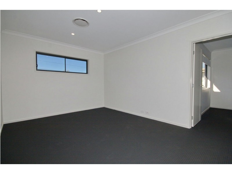 2 Blackwood Rd, Manly West QLD 4179