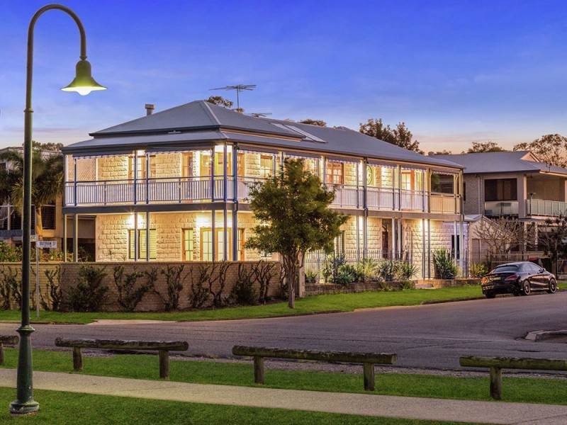 741 Esplanade, Lota QLD 4179