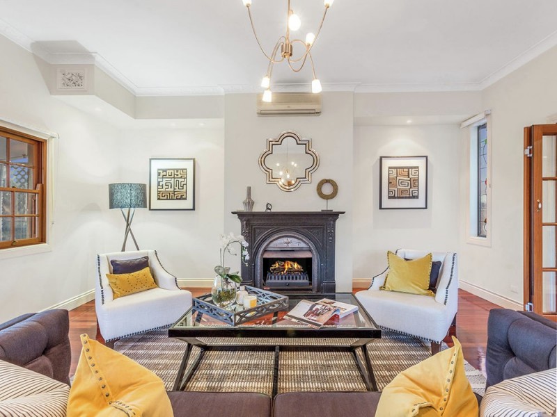 741 Esplanade, Lota QLD 4179