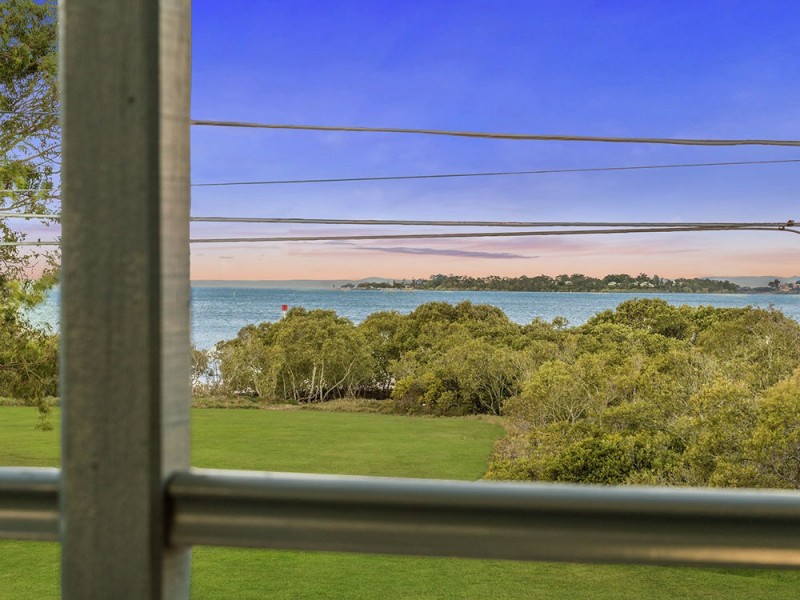 741 Esplanade, Lota QLD 4179