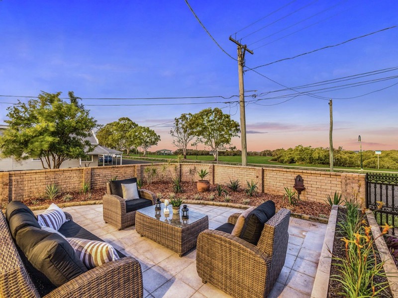 741 Esplanade, Lota QLD 4179