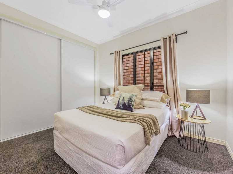 741 Esplanade, Lota QLD 4179