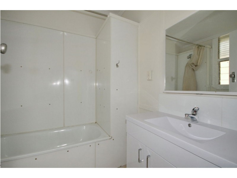 130 Selina Street, Wynnum QLD 4178