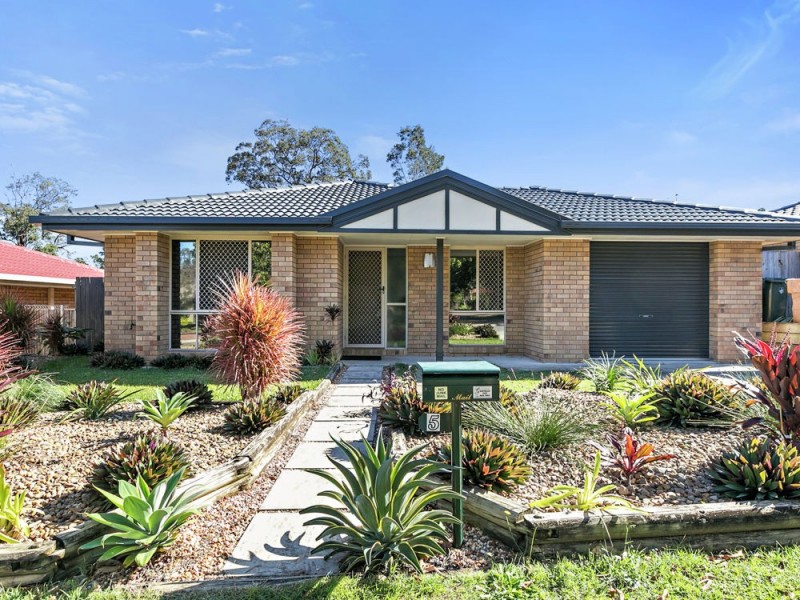 5 Macadamia Street, Wynnum West QLD 4178