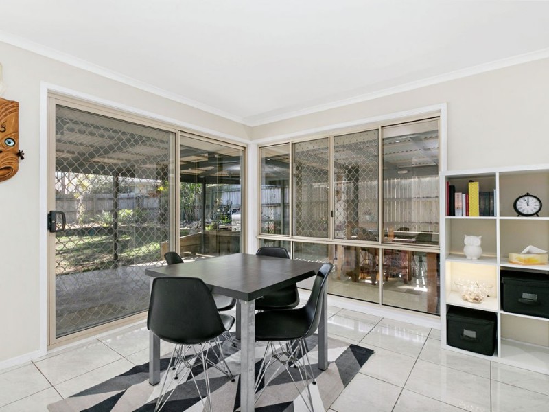 5 Macadamia Street, Wynnum West QLD 4178