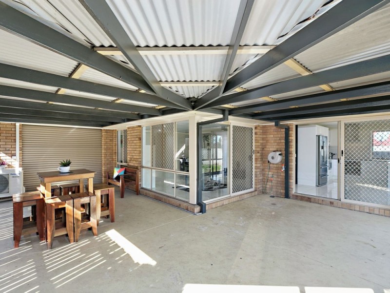 5 Macadamia Street, Wynnum West QLD 4178