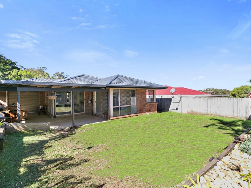 5 Macadamia Street, Wynnum West QLD 4178