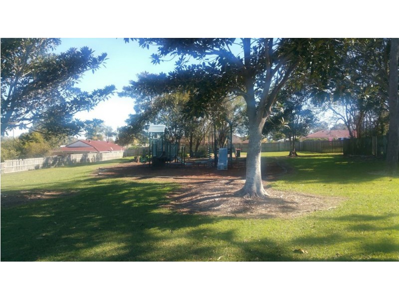 5 Macadamia Street, Wynnum West QLD 4178