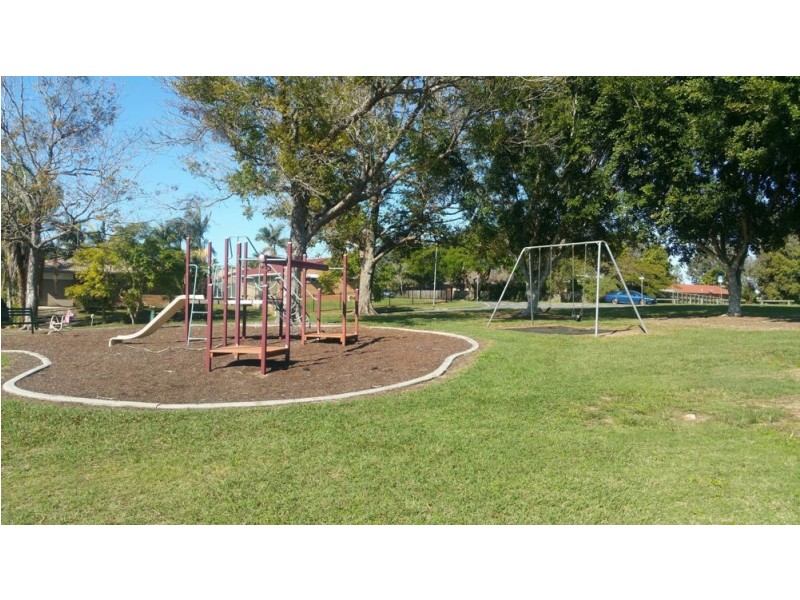 5 Macadamia Street, Wynnum West QLD 4178