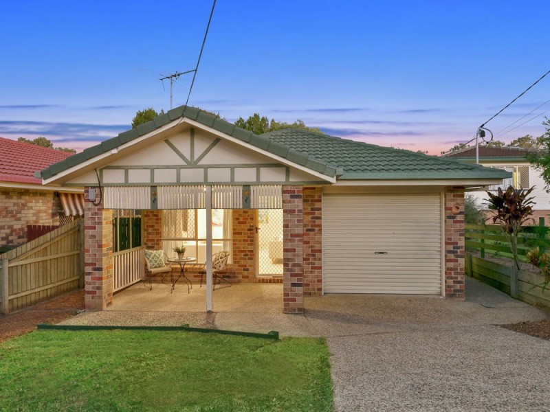 13 Gwynne Street, Wynnum West QLD 4178