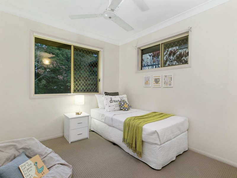 13 Gwynne Street, Wynnum West QLD 4178