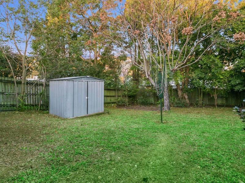 13 Gwynne Street, Wynnum West QLD 4178