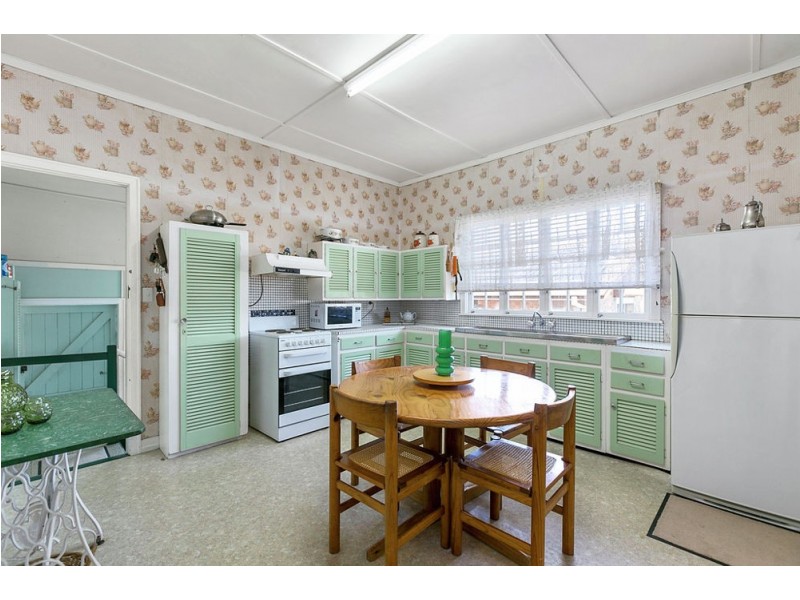 42 Killarney Avenue, Manly West QLD 4179