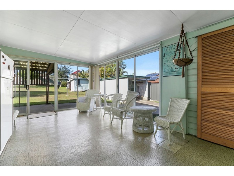 42 Killarney Avenue, Manly West QLD 4179