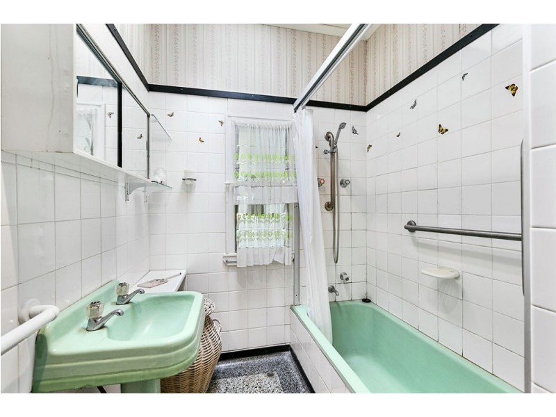 42 Killarney Avenue, Manly West QLD 4179