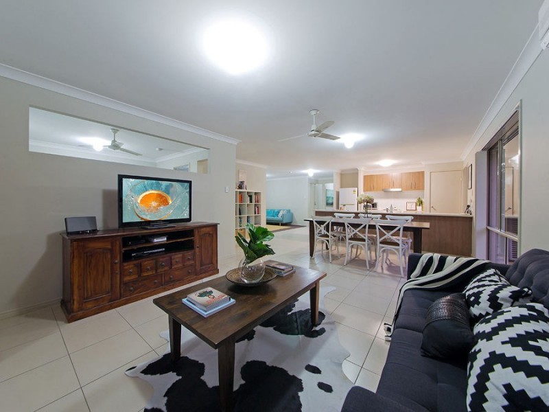 58 Red Gum Crescent, Wakerley QLD 4154