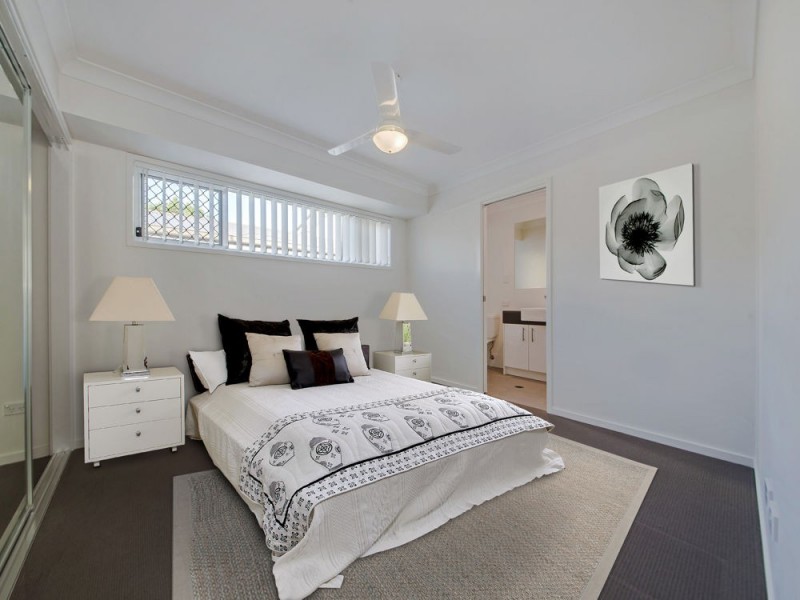 11 Coralie Avenue, Wynnum West QLD 4178