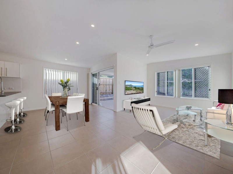 11 Coralie Avenue, Wynnum West QLD 4178