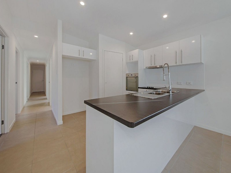 11 Coralie Avenue, Wynnum West QLD 4178