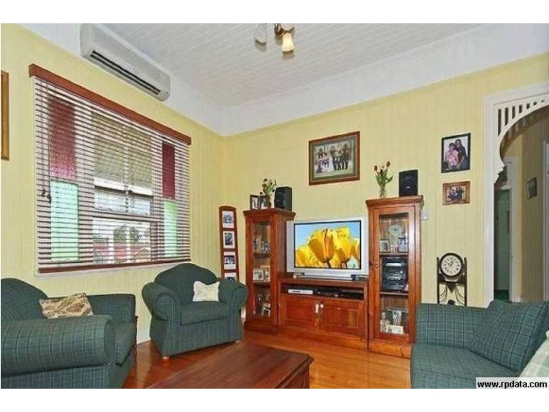 42 Emsworth Street, Wynnum QLD 4178
