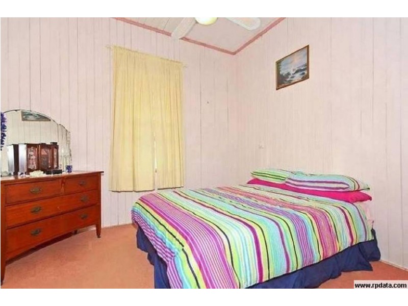 42 Emsworth Street, Wynnum QLD 4178