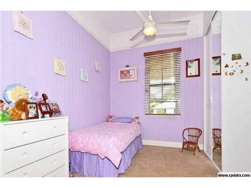 42 Emsworth Street, Wynnum QLD 4178