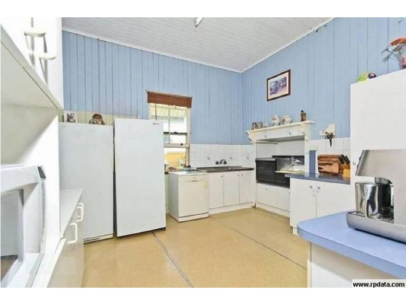 42 Emsworth Street, Wynnum QLD 4178