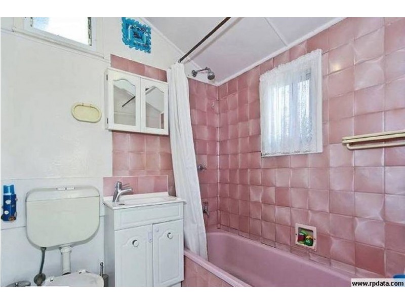 42 Emsworth Street, Wynnum QLD 4178