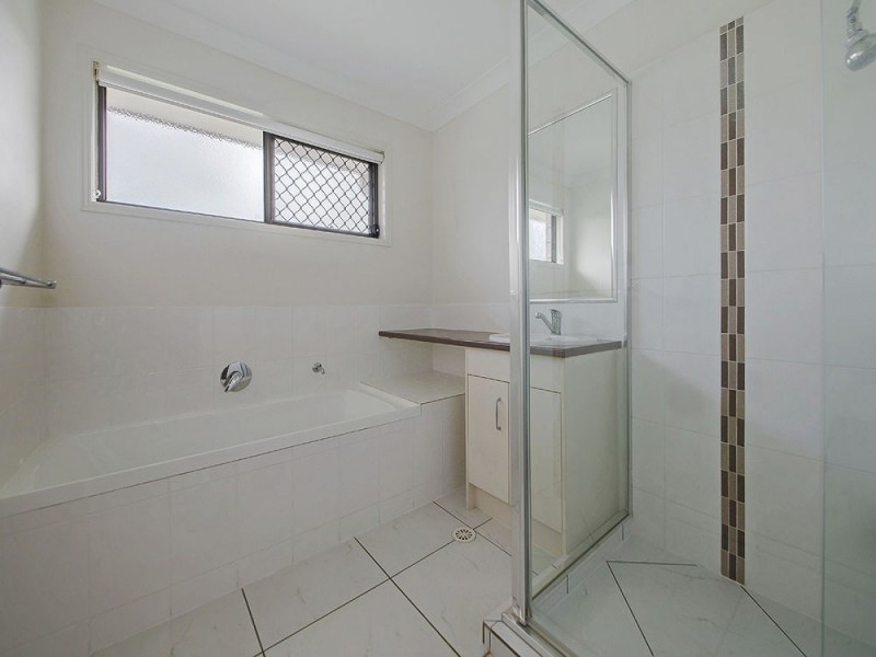 110 Hindes, Lota QLD 4179