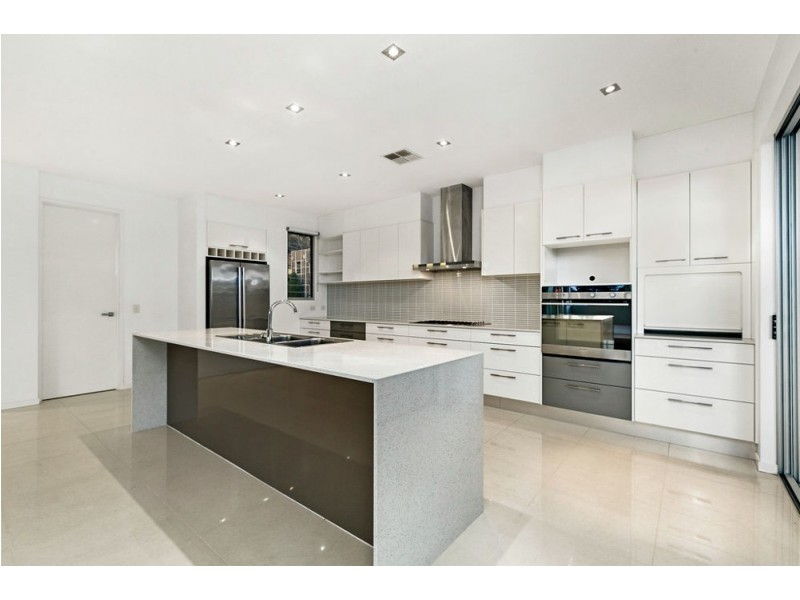11 Whatmore Place, Manly West QLD 4179